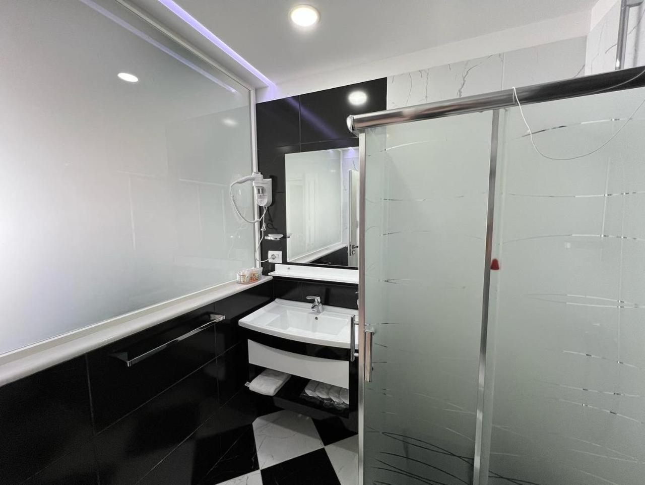 Cc Hotel & Residence Vlorë 客房 照片